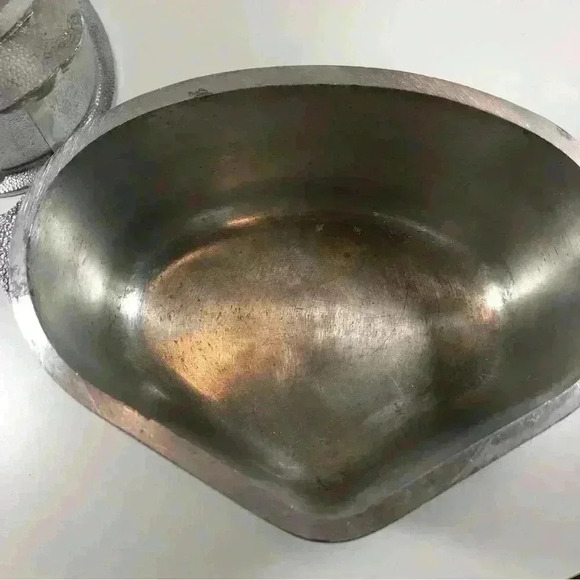 Set of 2  vintage 30s cast aluminum Guardian Service triangular casserole dishes - Picture 6 of 9